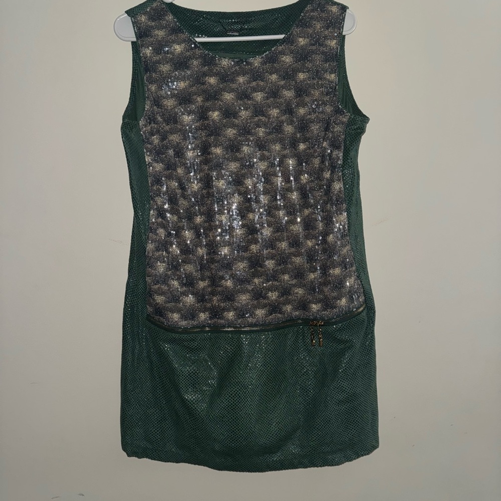 Custo Barcelona Green Textured Handbag with Gold Zipper